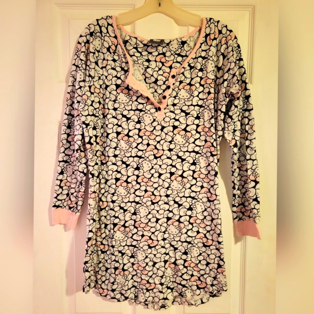 NWOT Hello Kitty Nightshirt XL (L)